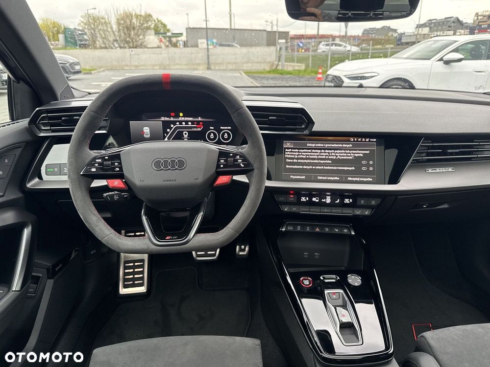 Audi RS3 Limousine - 14