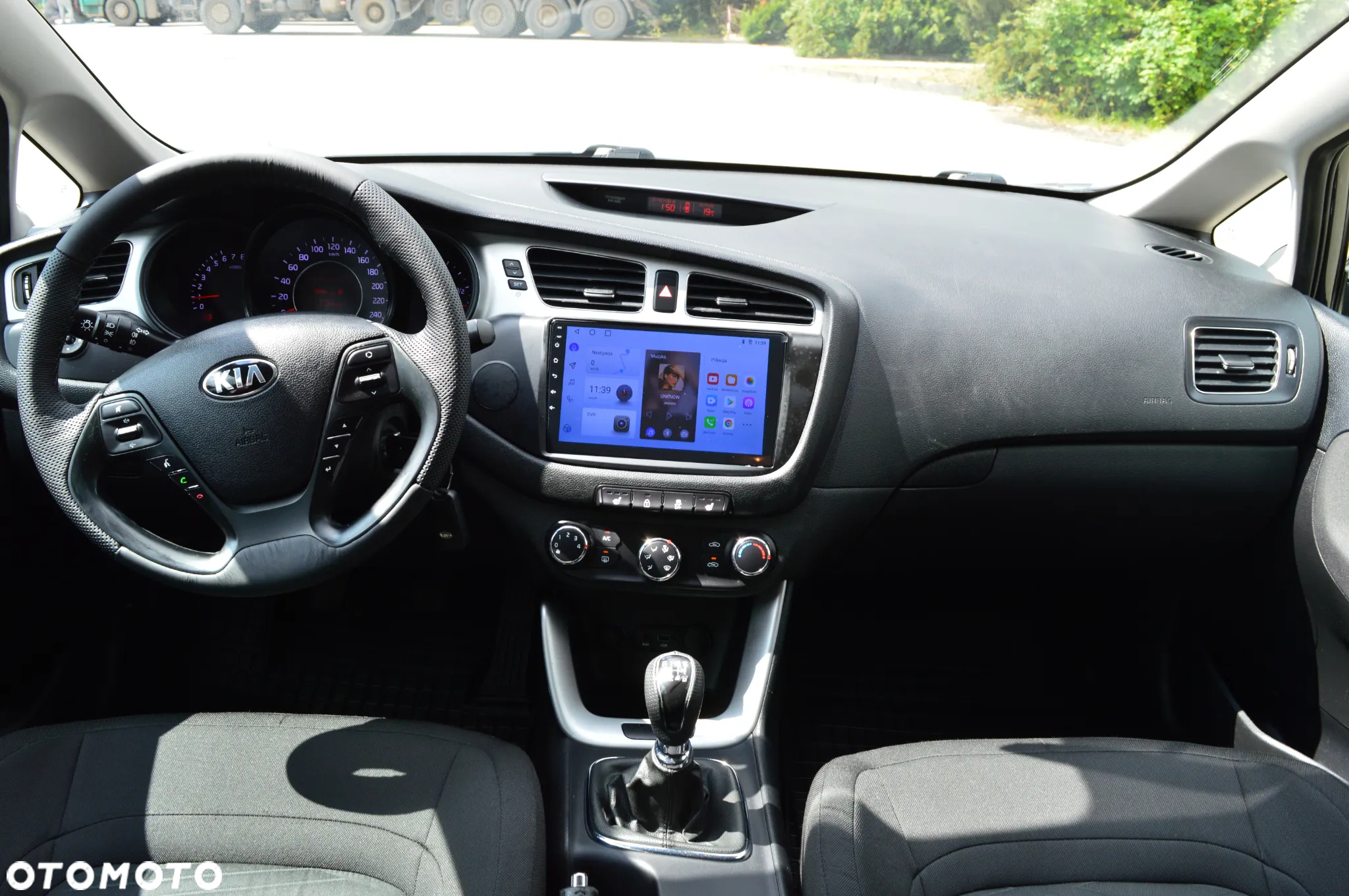 Kia Ceed 1.6 GDI Dream-Team Edition - 13
