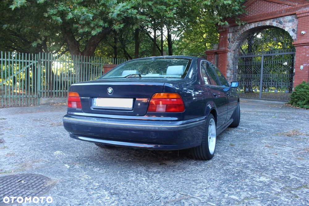 BMW 528I