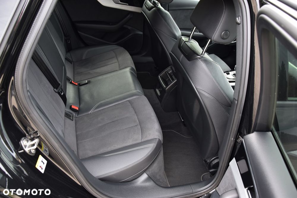 Audi A4 Avant 35 TDI mHEV S Line S tronic - 15