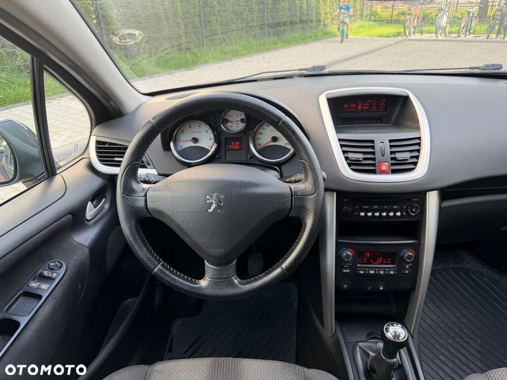 Peugeot 207 - 8