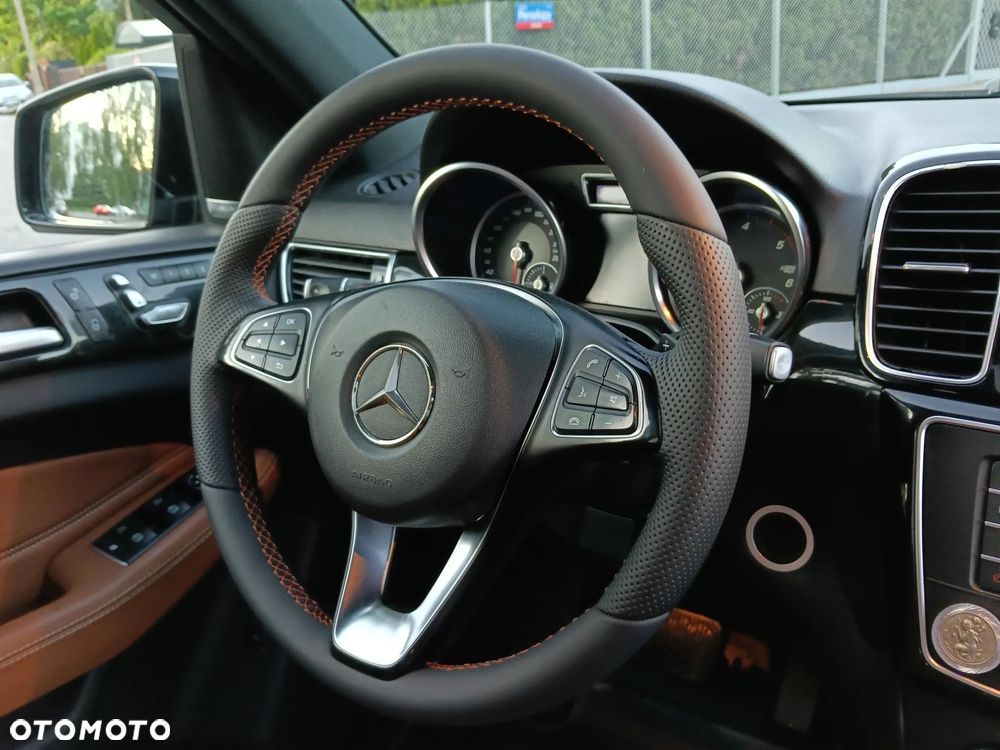Mercedes-Benz GLE - 29