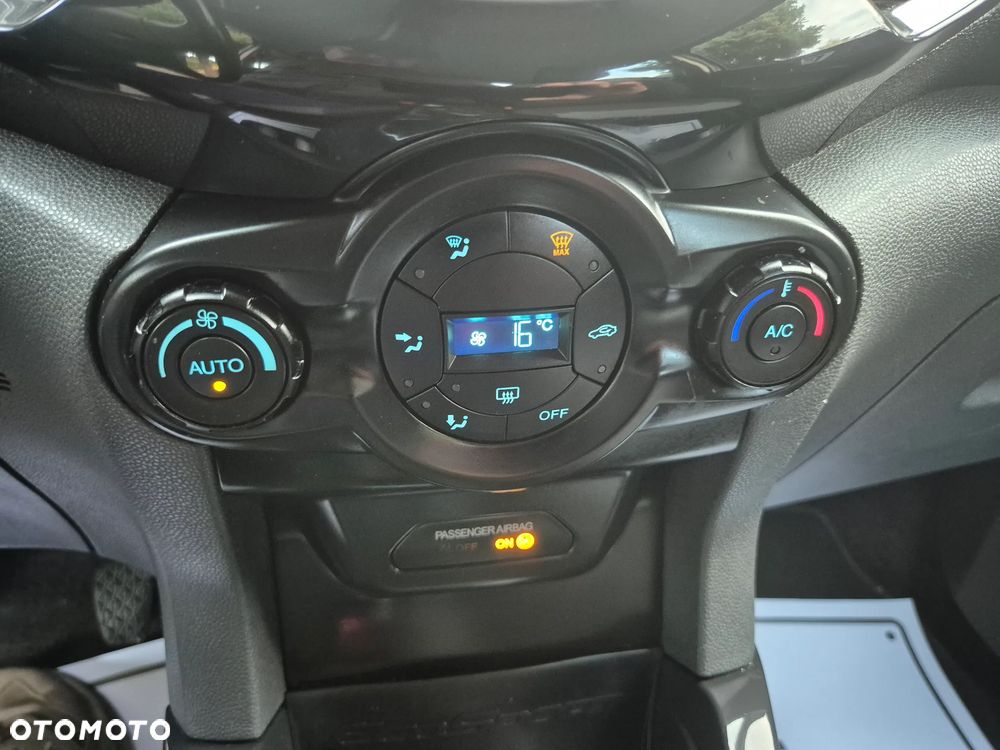 Ford EcoSport 1.5 TDCi TITANIUM - 13