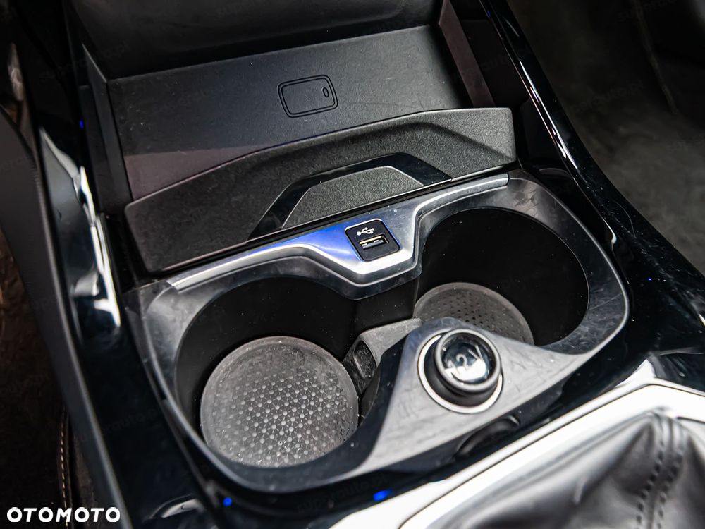 BMW Seria 1 118i - 24