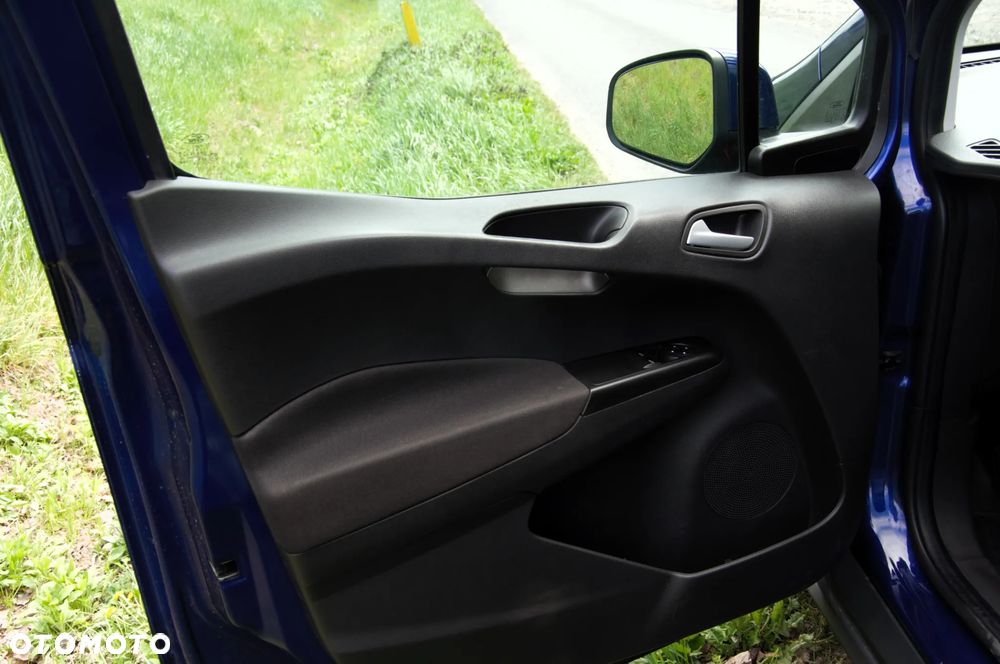 Ford Transit Courier - 20