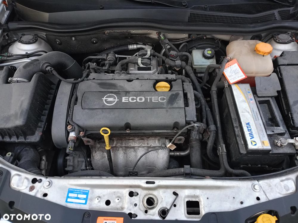 Opel Astra 1.6 Caravan NAVI - 9