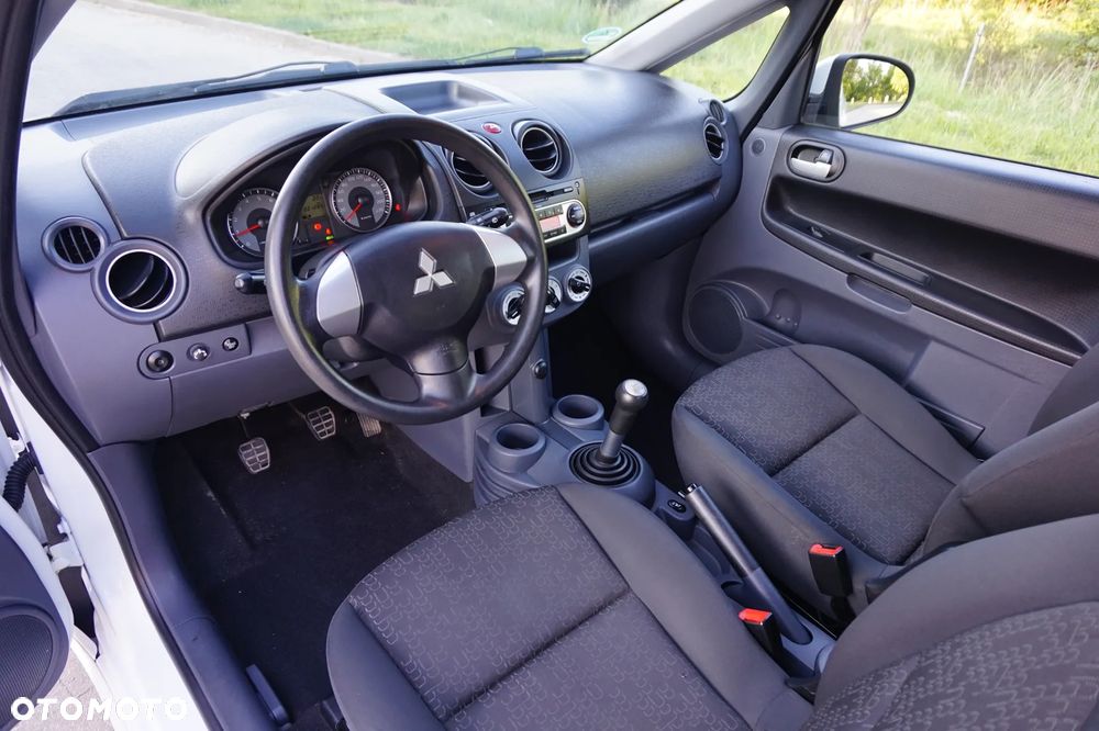 Mitsubishi Colt - 23