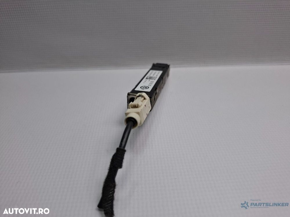 Amplificator antena VOLKSWAGEN JETTA IV 162, 163, AV3, AV2 2009 - > TDI CAYC 5C6035552 - 2
