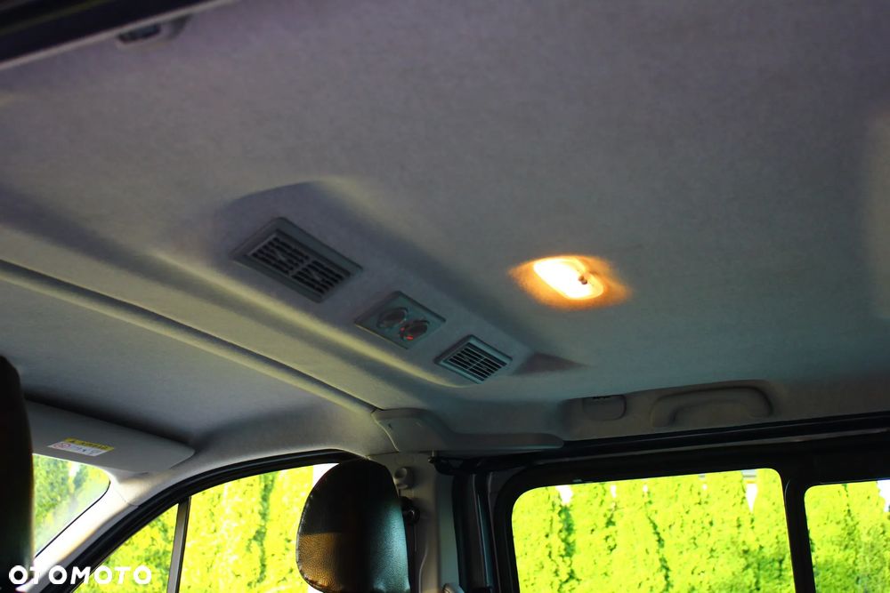 Renault Trafic 2.0 dCi - 31