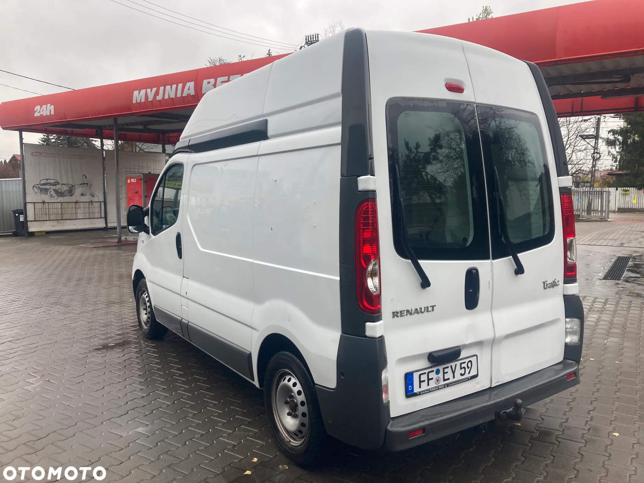 Renault TRAFIC - 9