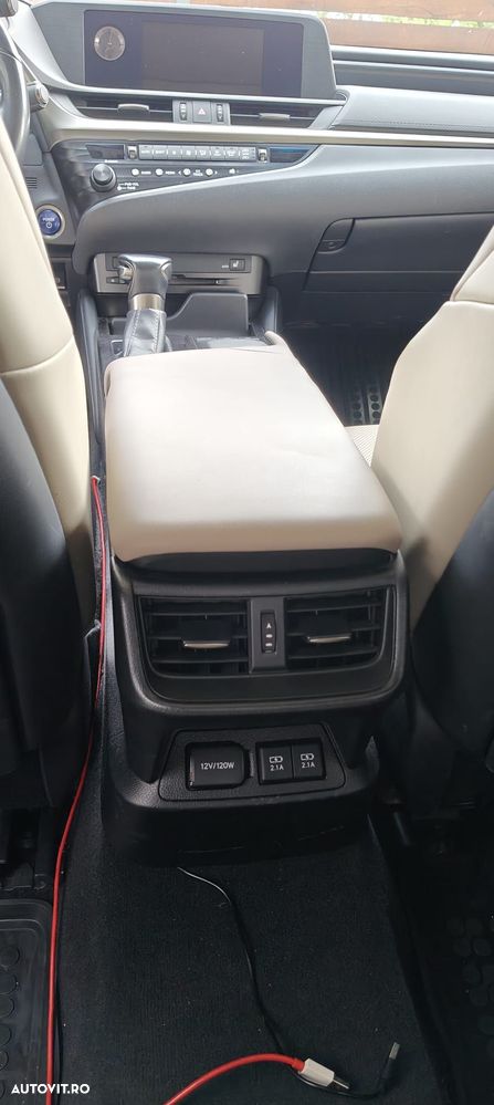 Lexus Seria ES 300h Executive - 21