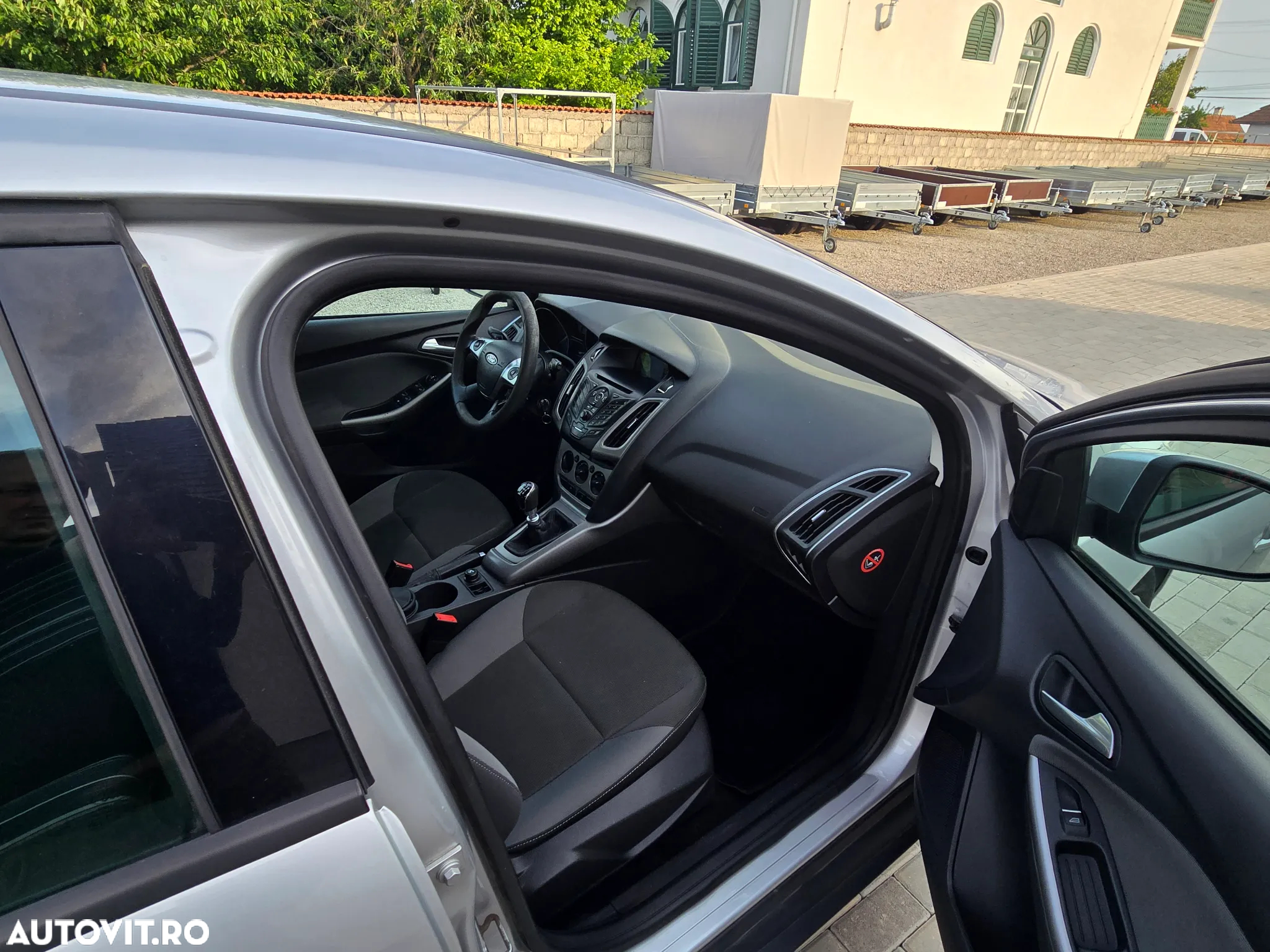 Ford Focus 1.6 TDCi DPF Start-Stopp-System Ambiente - 12