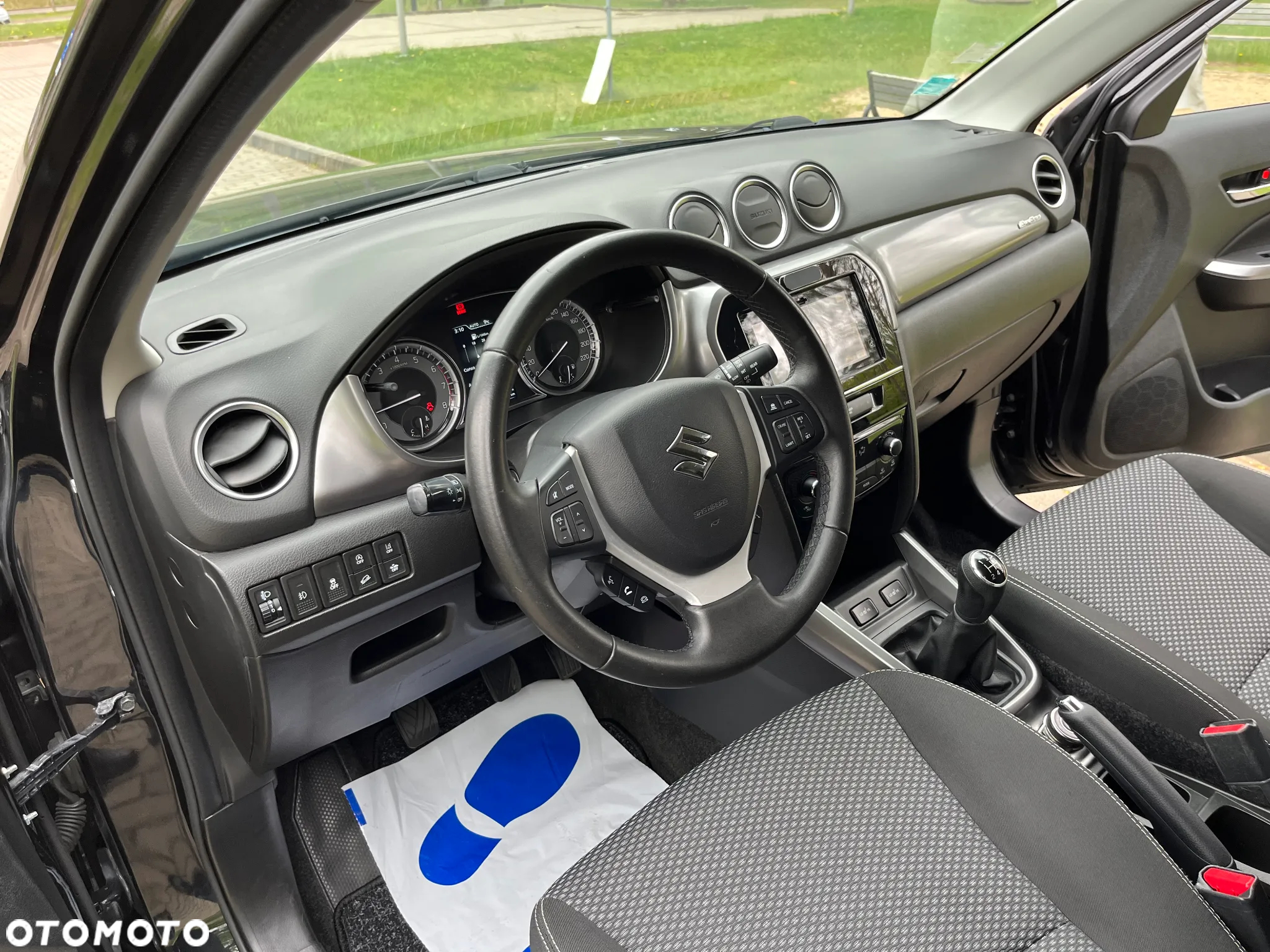 Suzuki Vitara 1.0 Boosterjet Premium 4WD - 24