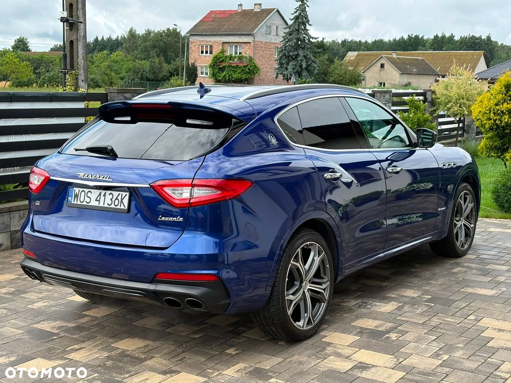 Maserati Levante - 12