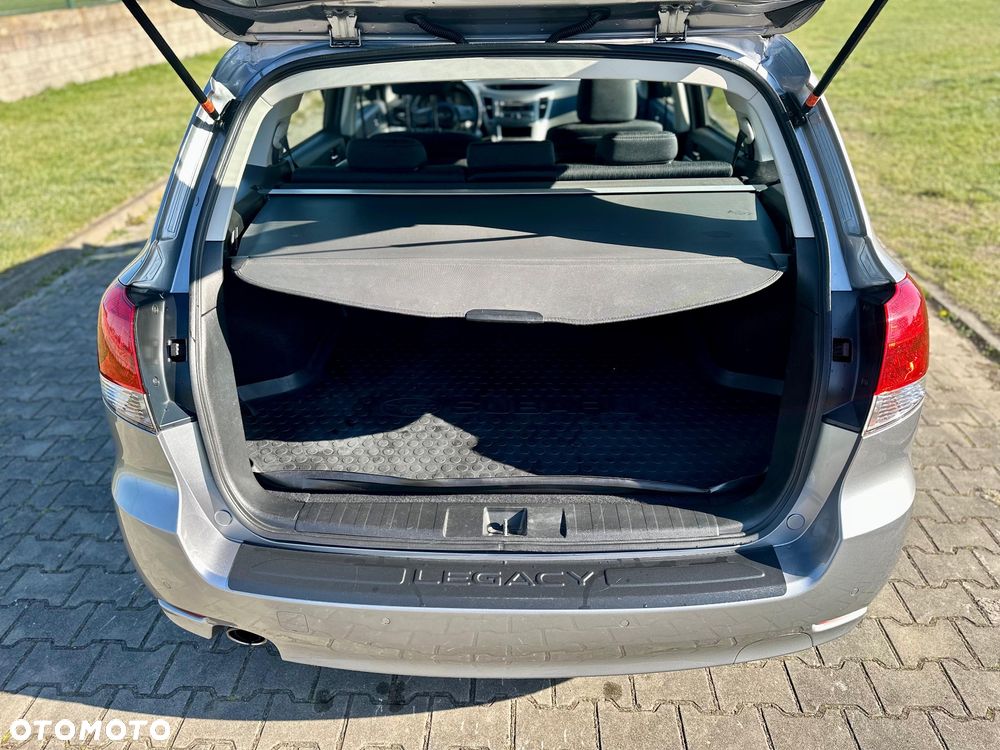 Subaru Legacy - 10