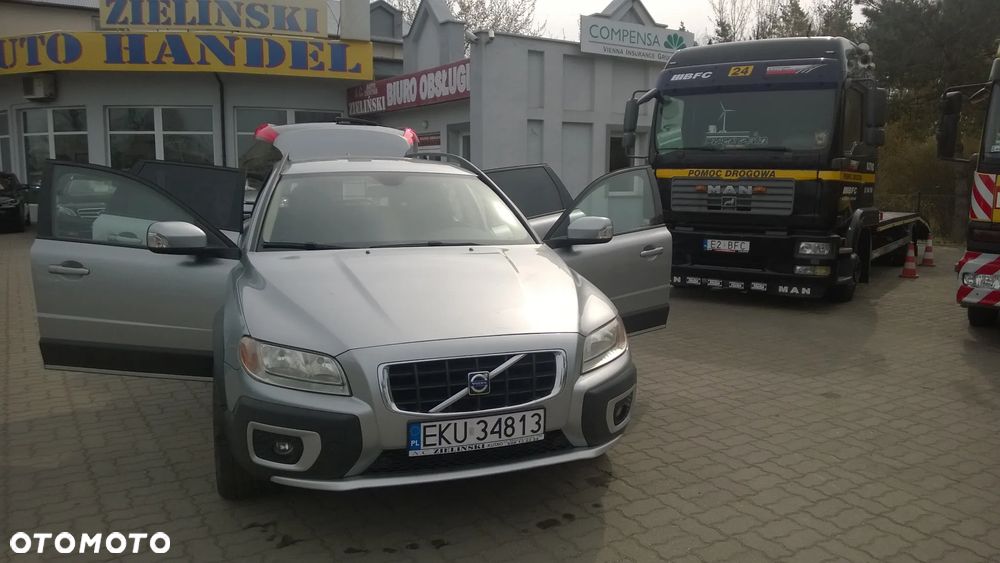 Volvo XC 70 D5 AWD Momentum - 22