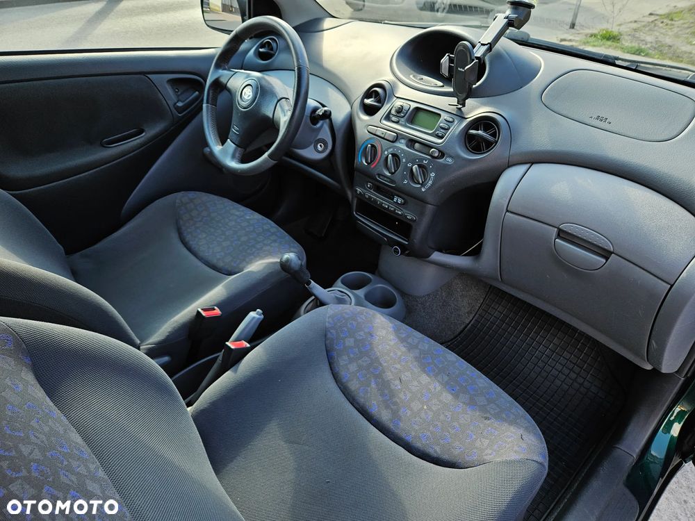 Toyota Yaris 1.0 Base - 9