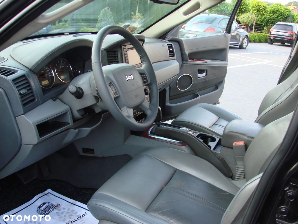 Jeep Grand Cherokee - 17
