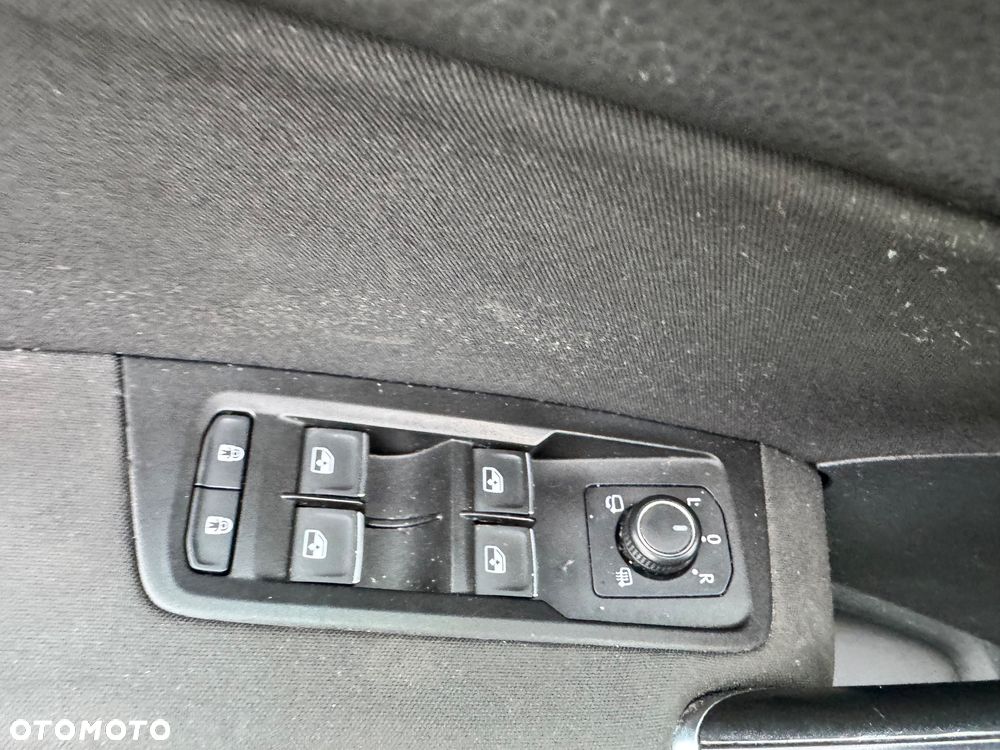 Volkswagen Touran 2.0 TDI SCR DSG Join - 18