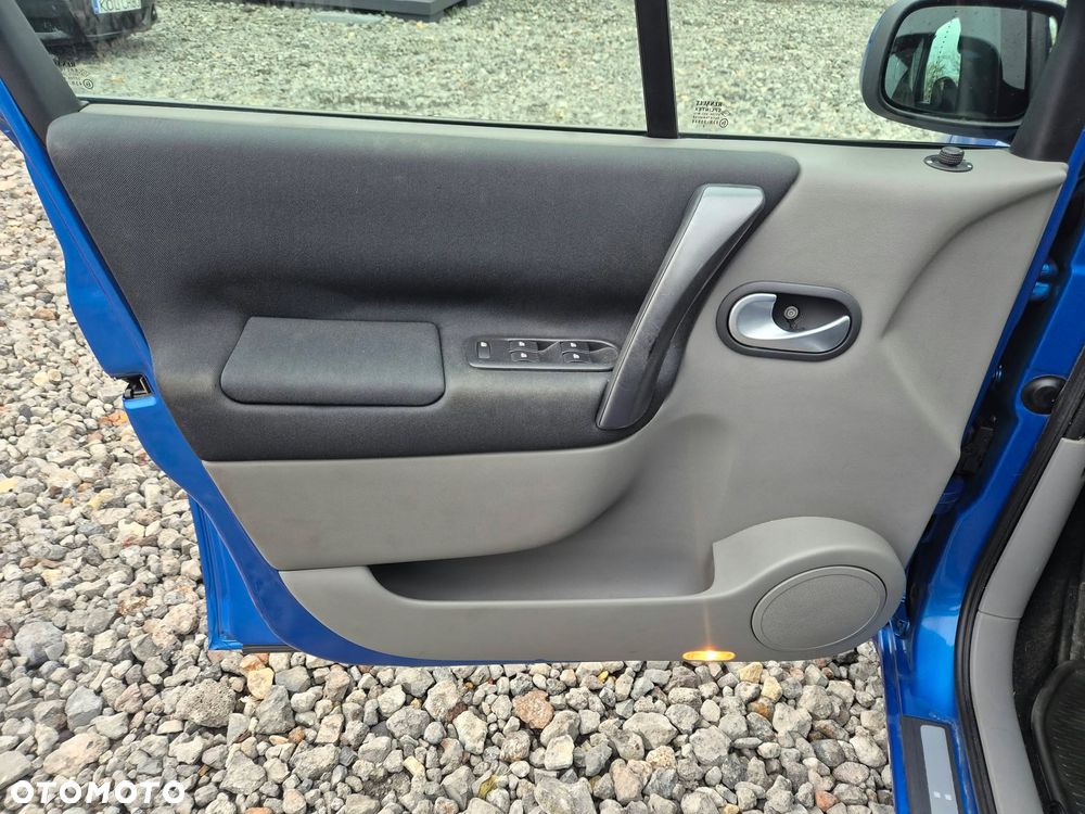 Renault Scenic 1.6 16V Authentique Euro5 - 19