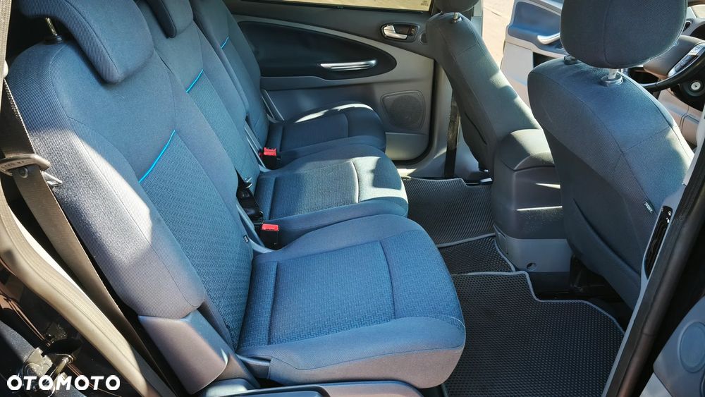 Ford S-Max - 16