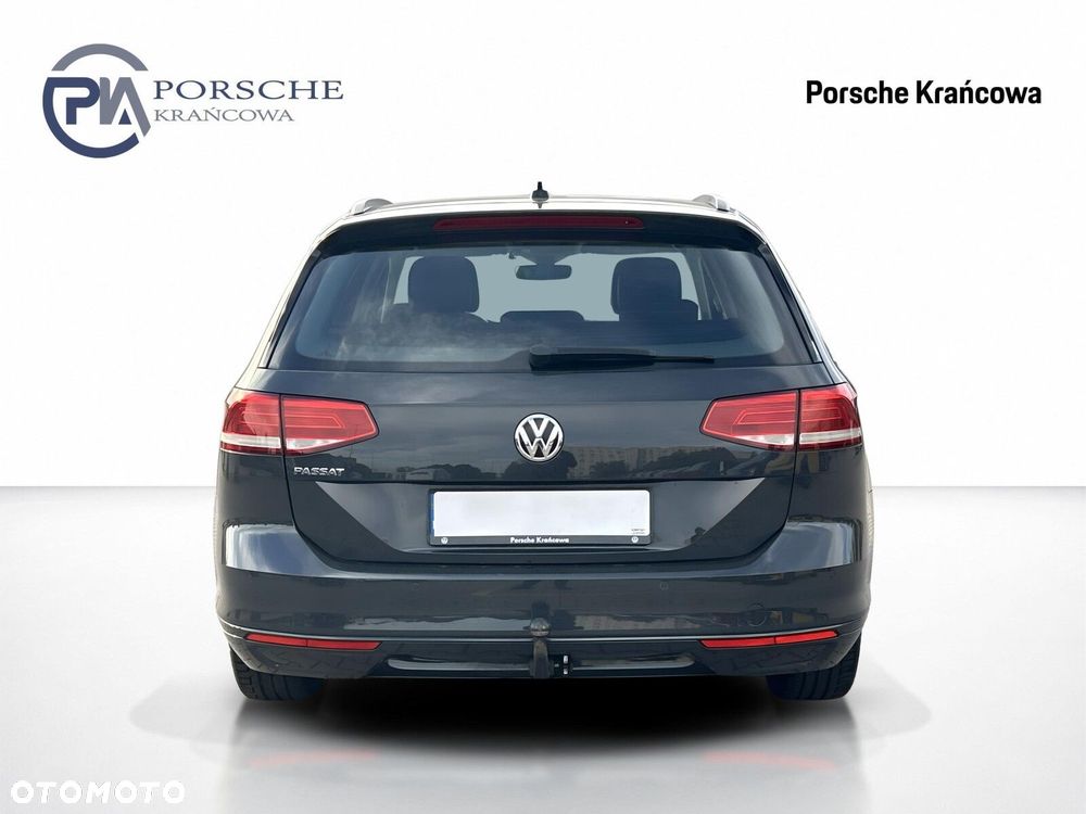 Volkswagen Passat - 4