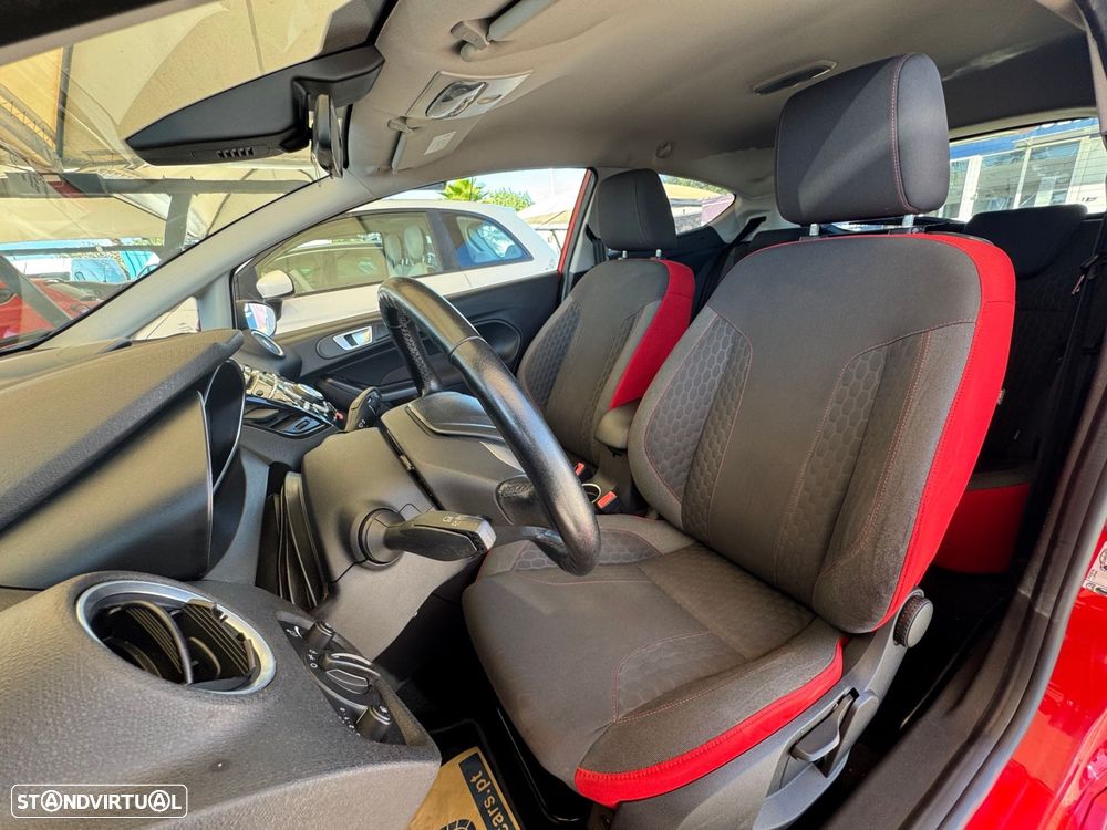 Ford Fiesta 1.0 EcoBoost S&S ST-LINE - 11