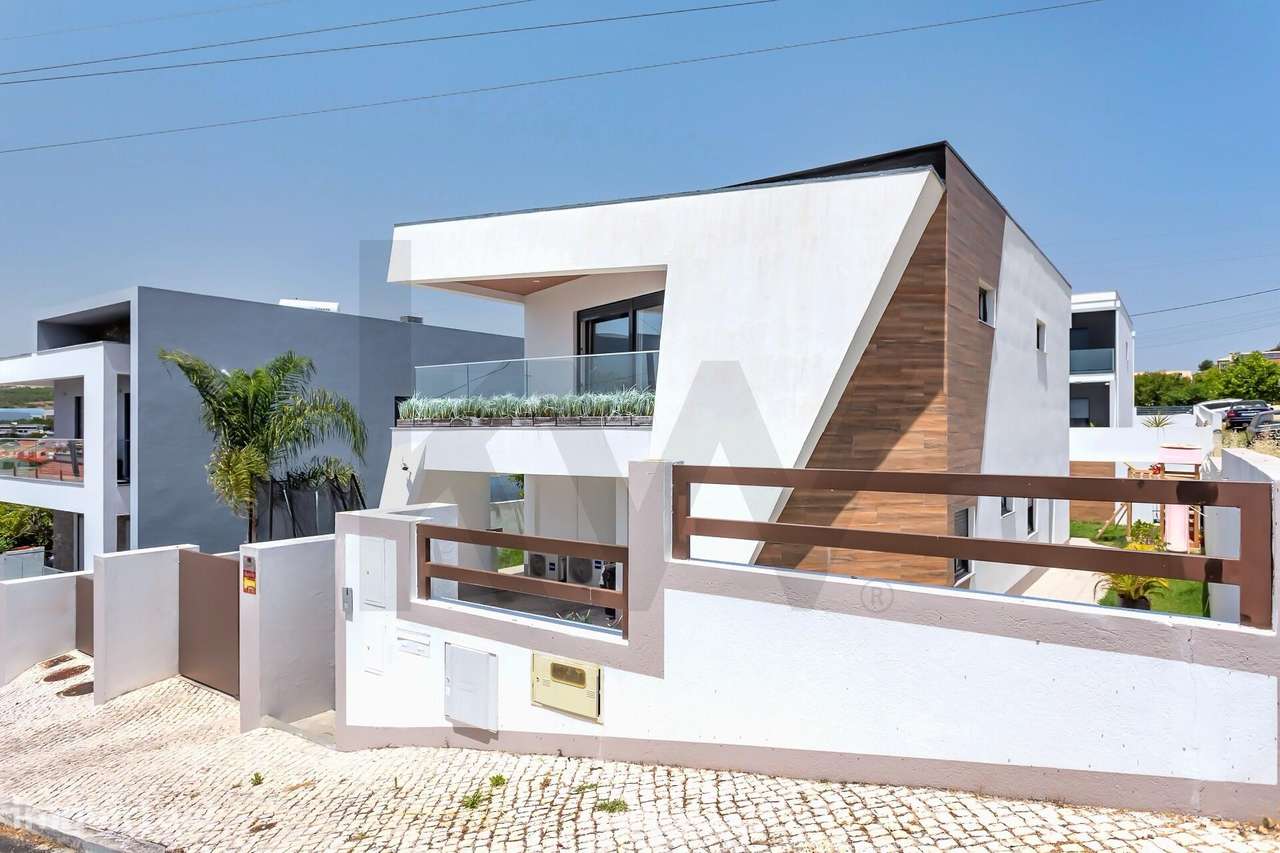 Vila Franca de Xira, Vialonga - Moradia T4+1 para Venda - Grande imagem: 4/53