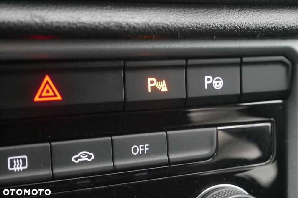 Volkswagen T-Roc 1.5 TSI Life - 17