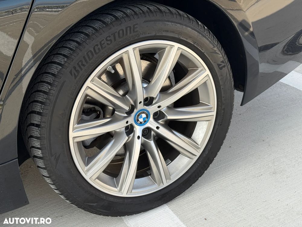 BMW Seria 5 530e xDrive Touring Aut. Luxury Line - 14