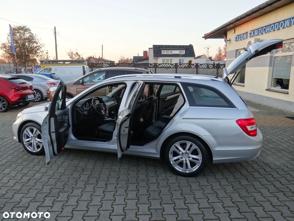 Mercedes-Benz Klasa C 180 CGI BlueEff Avantgarde - 13