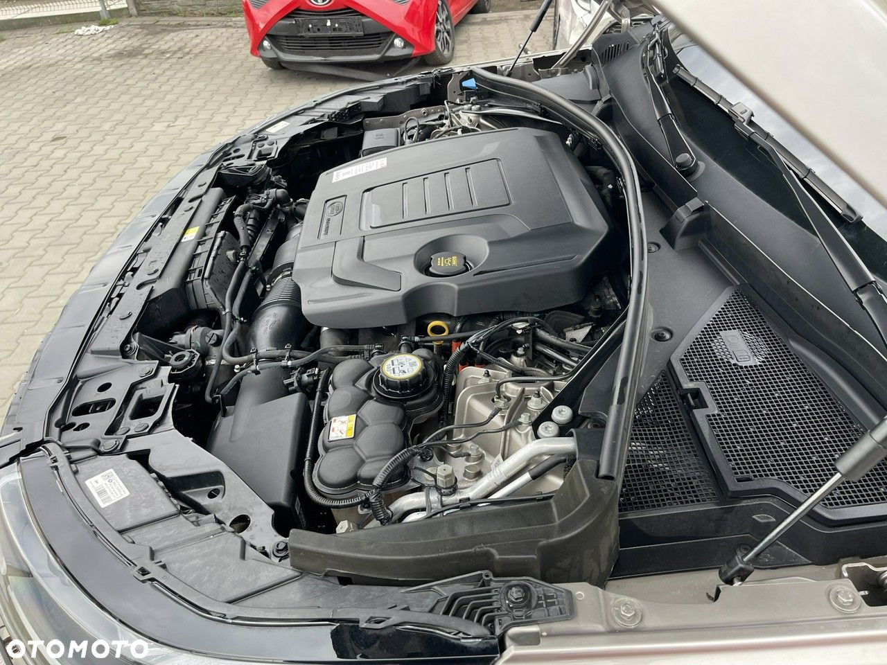 Land Rover Range Rover Velar 2.0 P250 R-Dynamic SE - 16