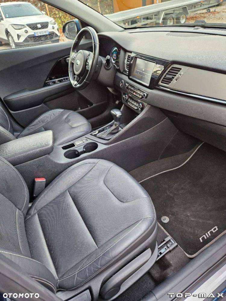 Kia Niro - 32