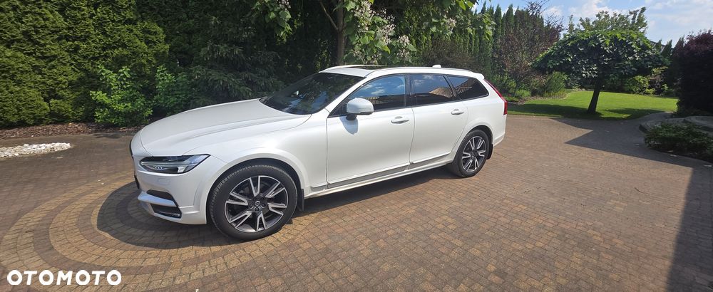 Volvo V90 Cross Country - 1