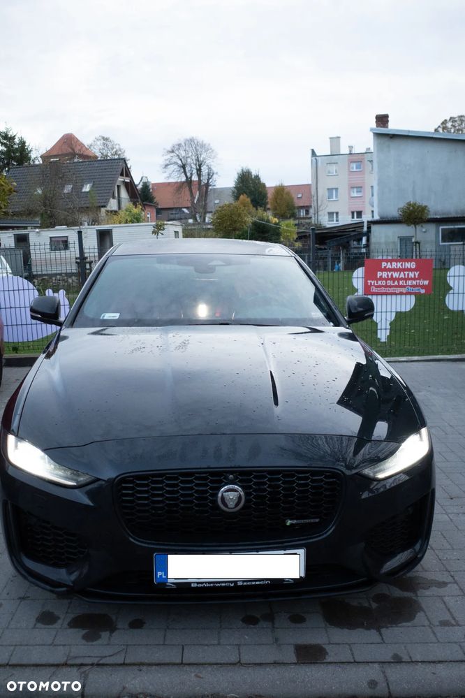 Jaguar XE 2.0 P250 R-Dynamic Black - 4