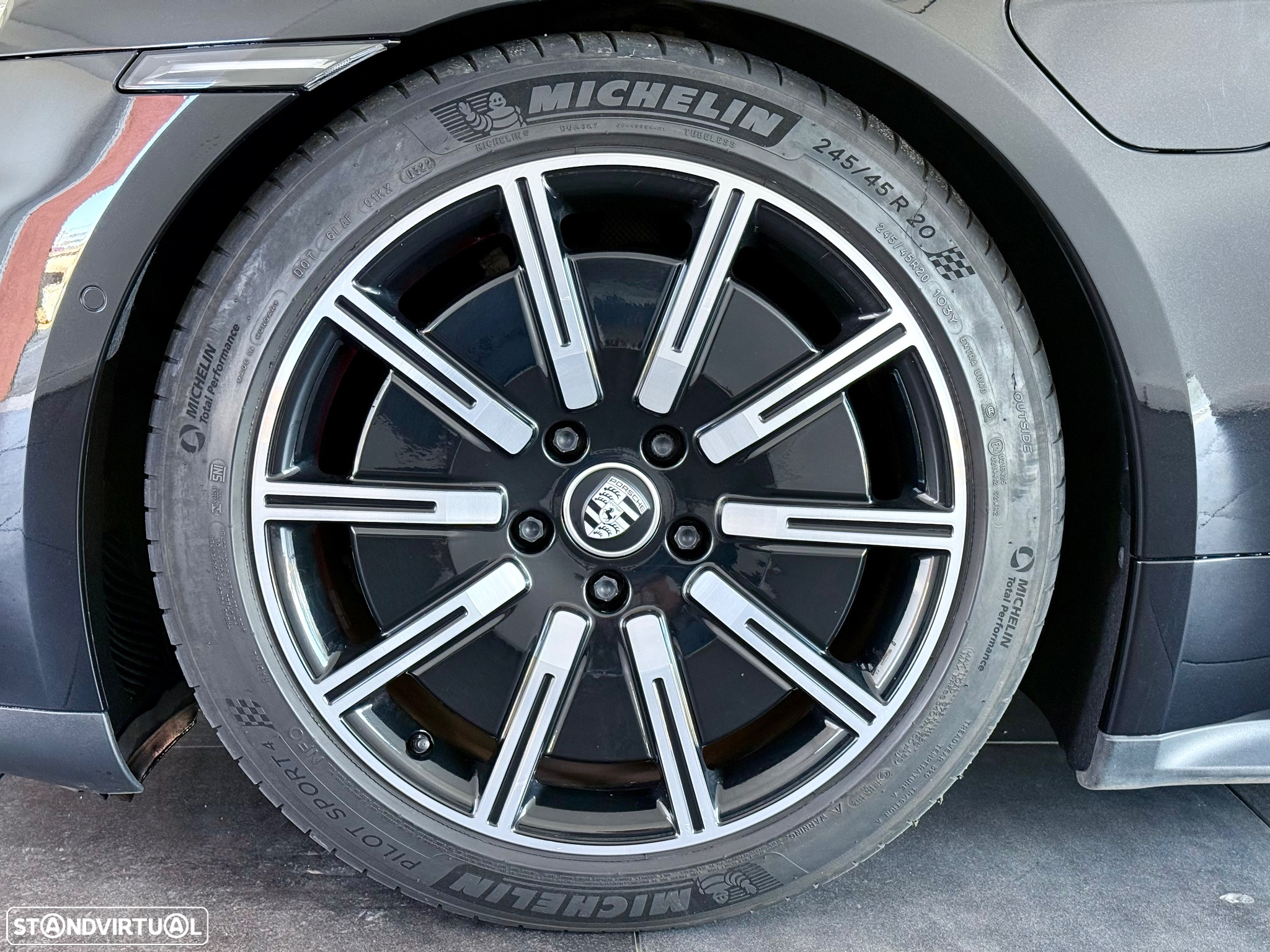 Porsche Taycan 4S bateria Performance Plus - 11