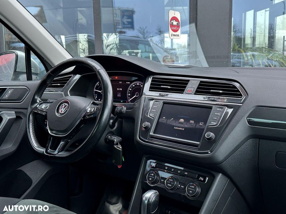 Volkswagen Tiguan - 11