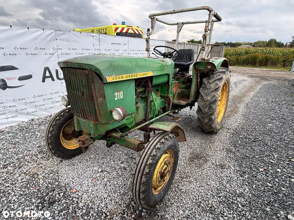 John Deere 310 - 3