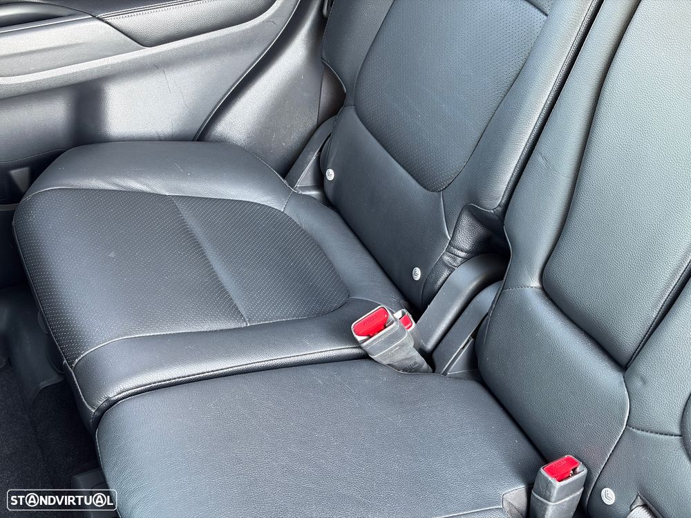 Mitsubishi Outlander 2.0 4WD - 39