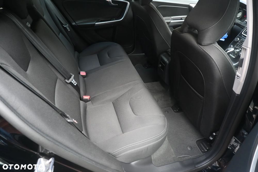 Volvo V60 D2 Drive-E Dynamic Edition (Kinetic) - 27