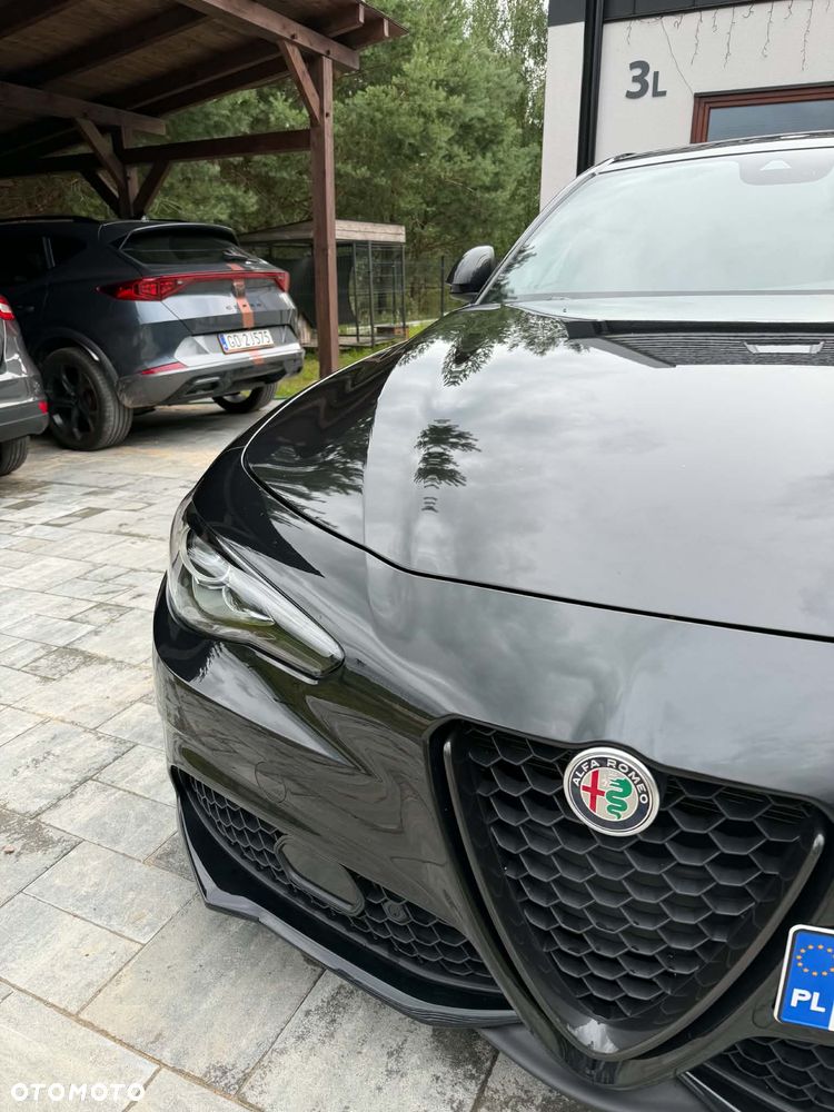 Alfa Romeo Giulia 2.0 Turbo 16V AT8 Veloce Ti - 8