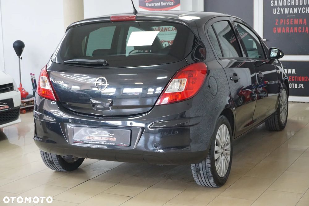 Opel Corsa 1.2 16V Cosmo - 4