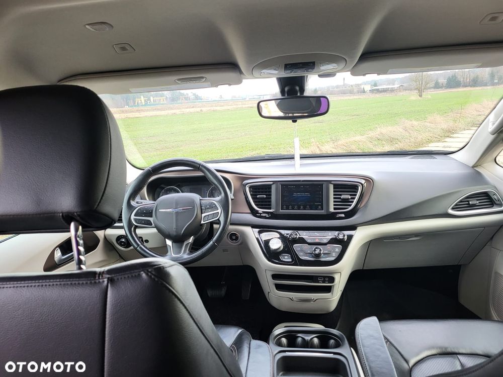 Chrysler Pacifica - 22