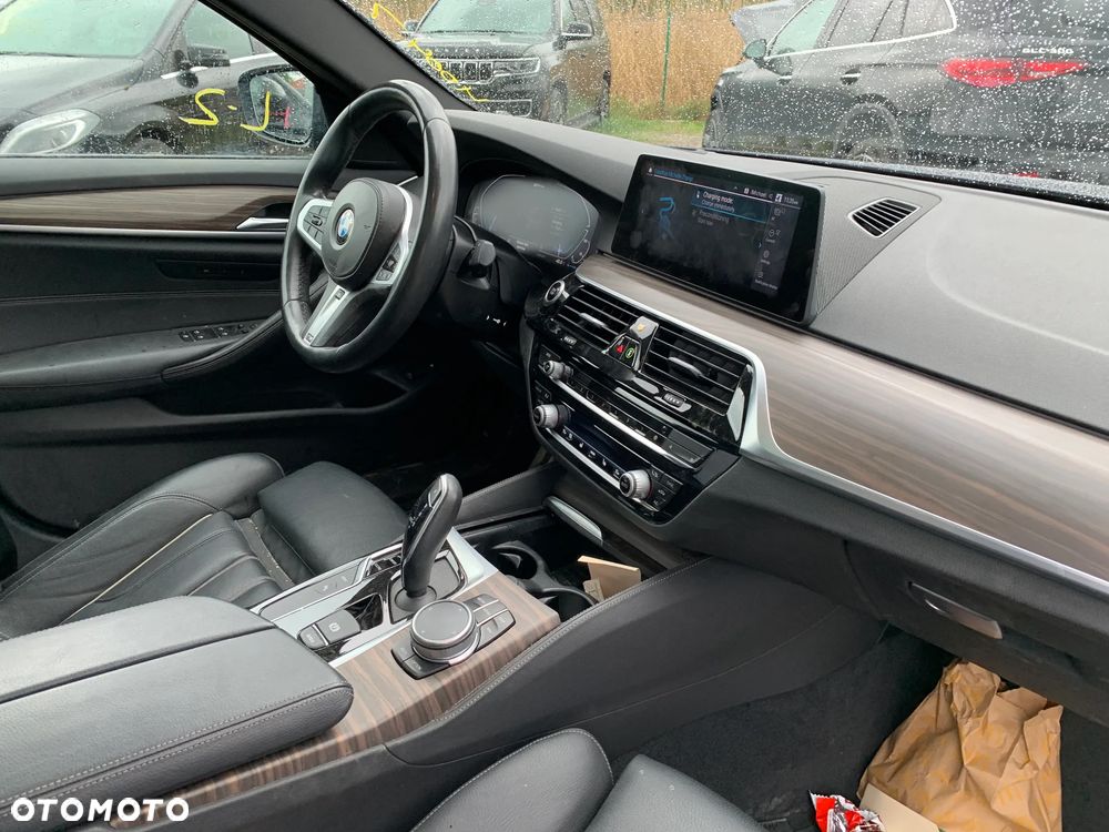 BMW Seria 5 530e iPerformance GPF M Sport sport - 18