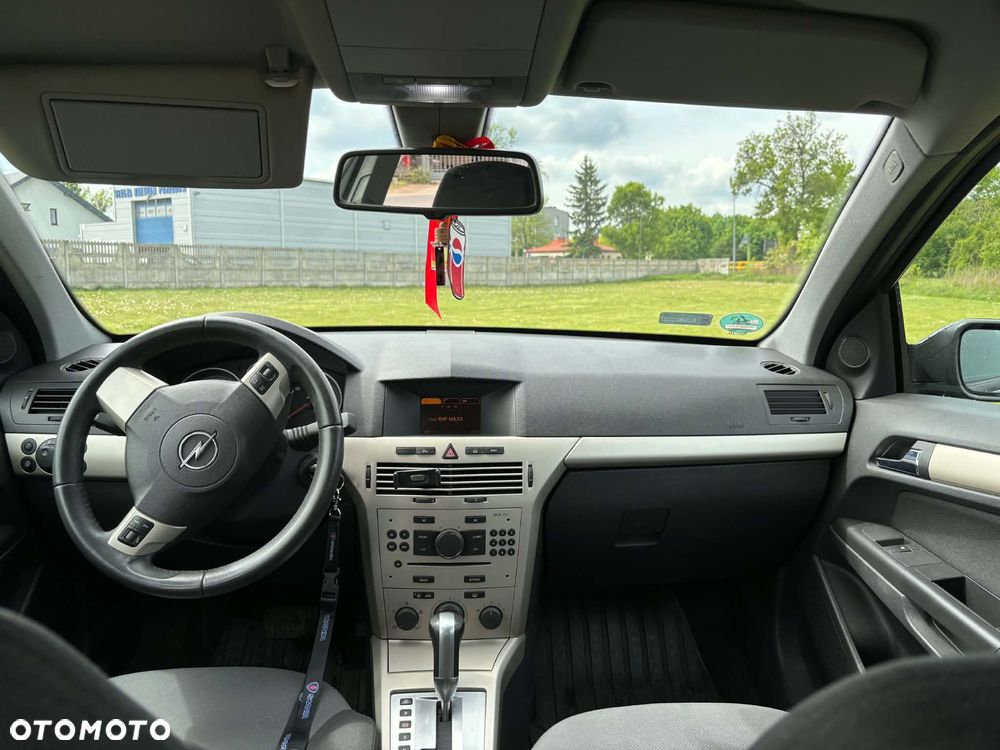 Opel Astra 1.9 CDTI Enjoy - 10