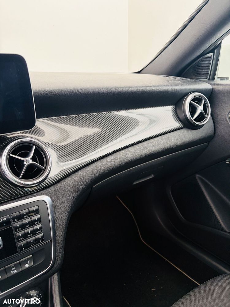 Mercedes-Benz CLA 200 Shooting Brake 7G-DCT AMG Line - 24