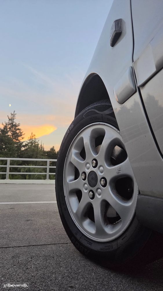 Volvo V40 1.6 - 5