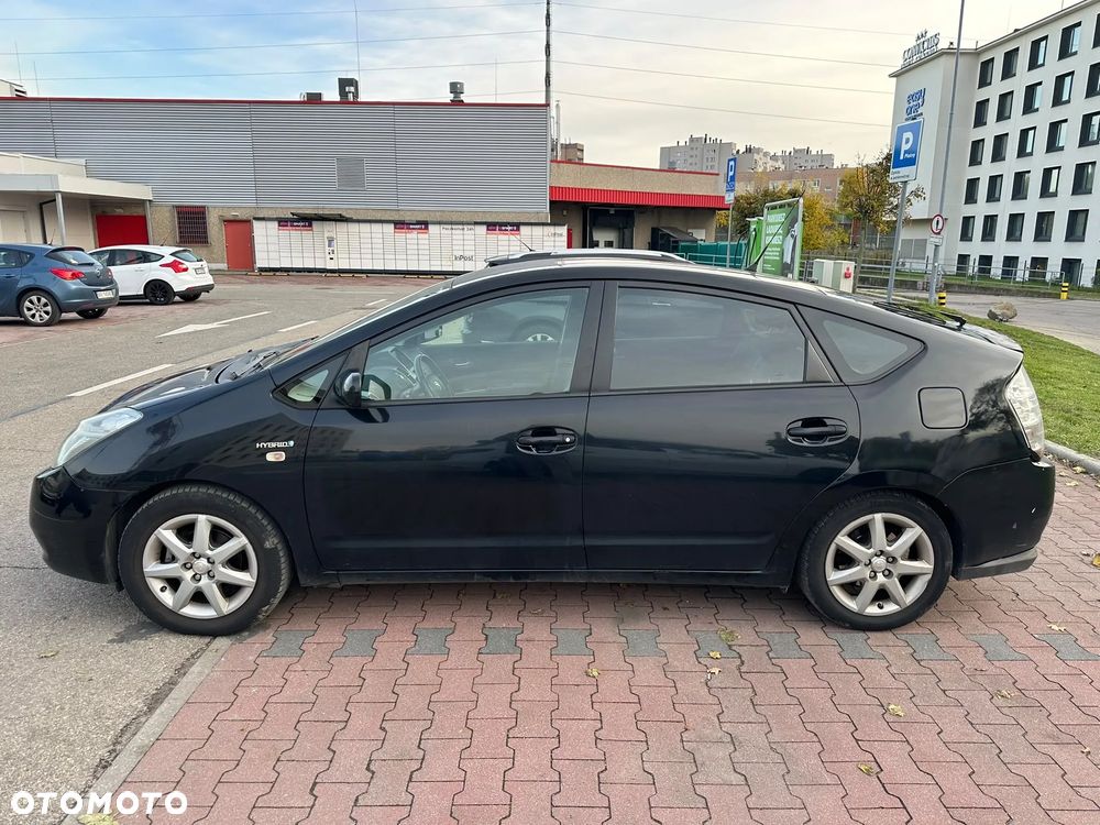 Toyota Prius - 4