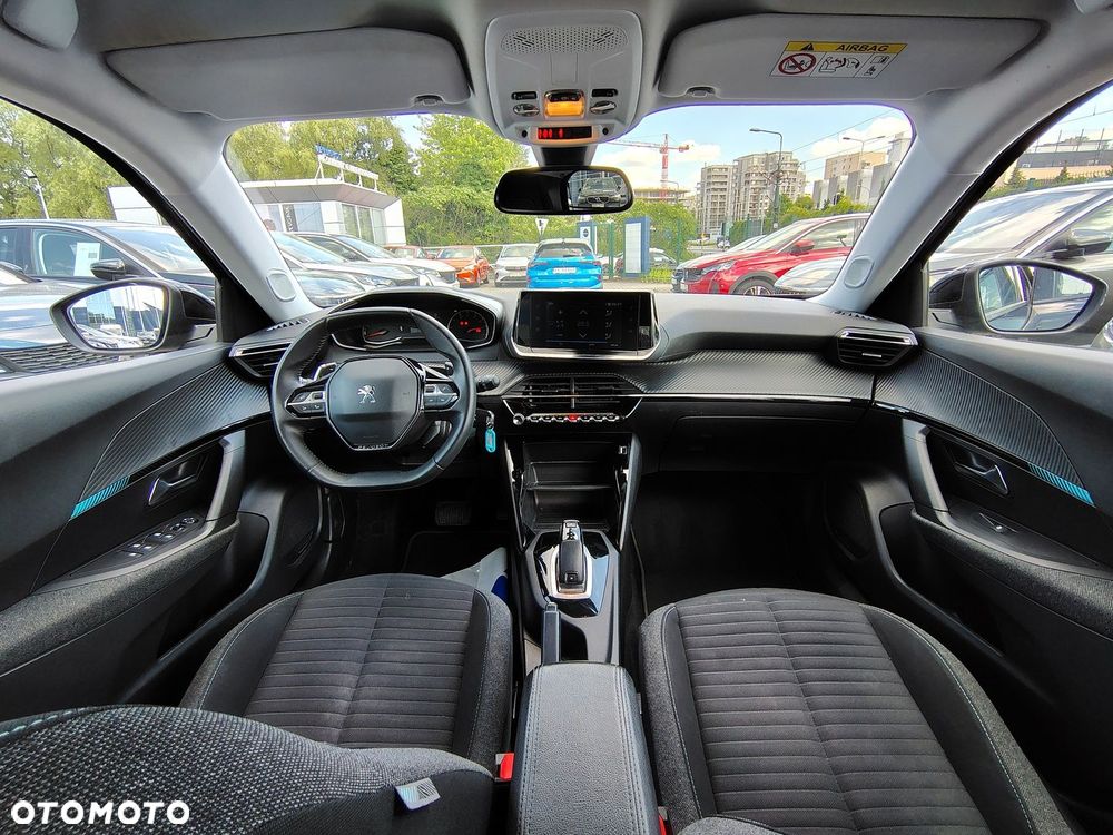 Peugeot 2008 - 8