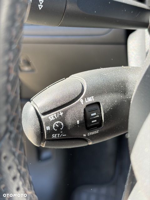 Peugeot 208 - 14
